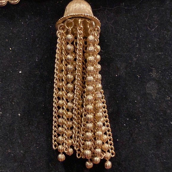 8 Strand All Metal Brushed Gold Bow Necklace. Great For Christmas Dress Ups - Picture 3 of 10